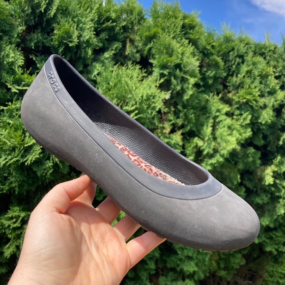 Crocs Mammoth Black Flats Womens Size 8 - Picture 1 of 9